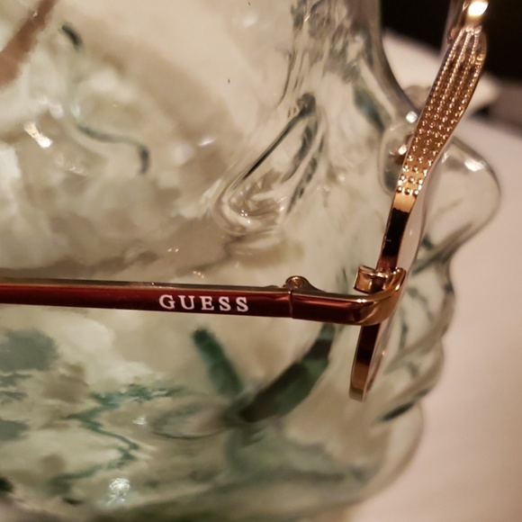 Guess aviators sunglasses main image 5